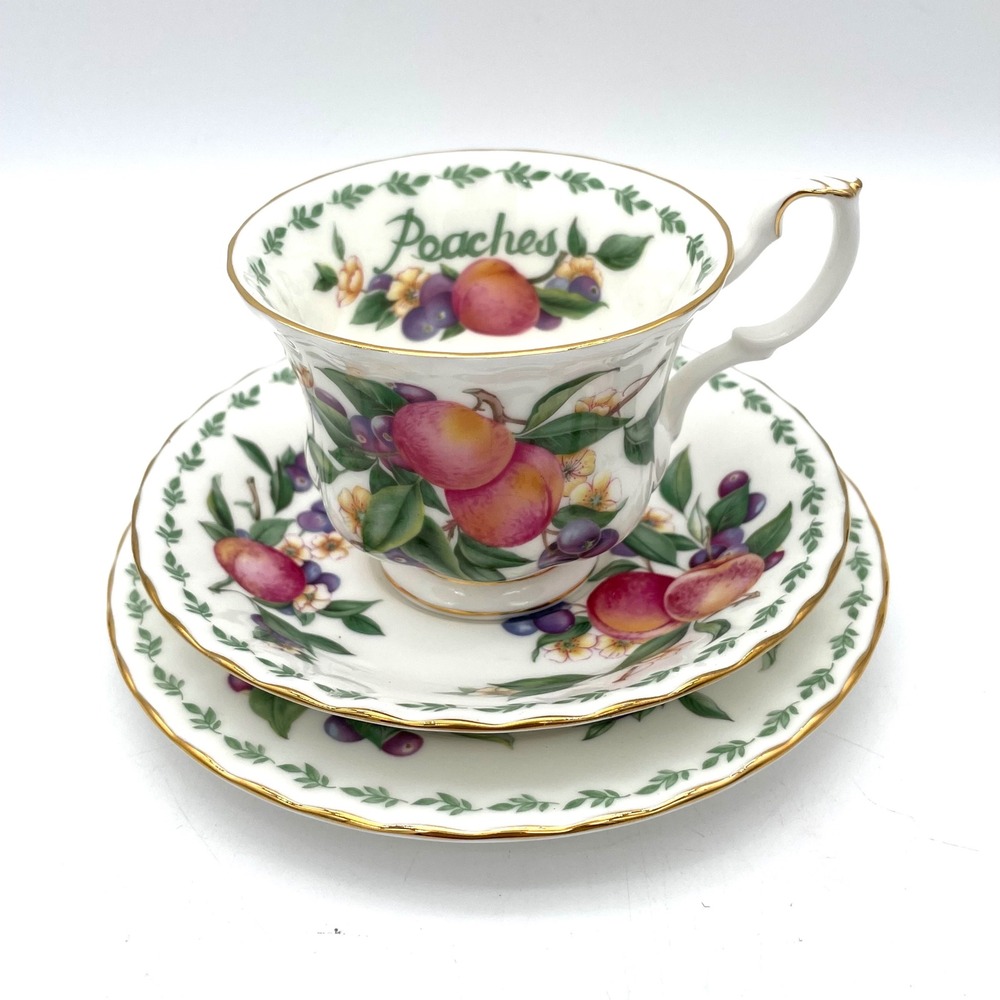 Royal Albert Tea Set Covent Garden Fruit Series Peaches Trio White Gold Good